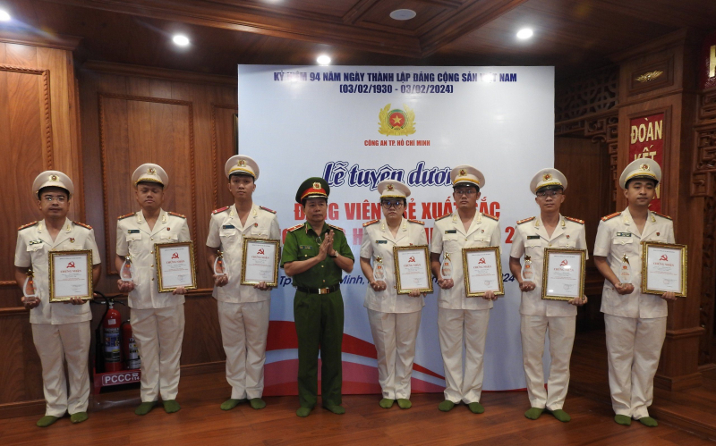Công an TP Hồ Chí Minh tuyên dương 31 gương Đảng viên trẻ xuất sắc  -0