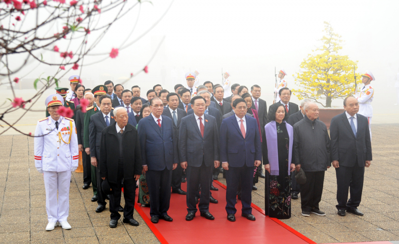Lãnh đạo Đảng, Nhà nước và Bộ Công an vào Lăng viếng Chủ tịch Hồ Chí Minh -0