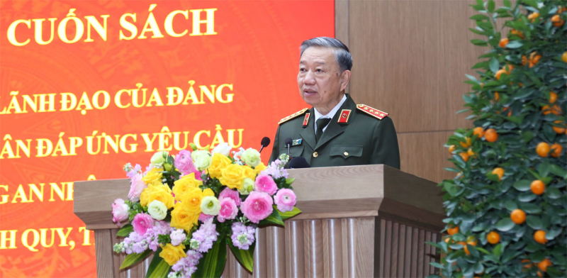 Ra mắt sách về đổi mới phương thức lãnh đạo của Đảng đối với CAND do Bộ trưởng Bộ CA chủ biên -0