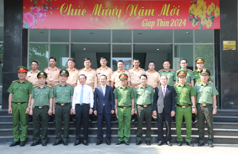 Chủ tịch nước Võ Văn Thưởng thăm và chúc Tết Công an TP Hồ Chí Minh -0