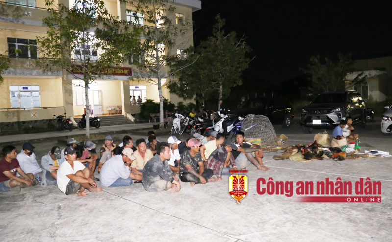 Bắt quả tang 29 đối tượng đá gà, tạm giữ gần 140 triệu đồng -0