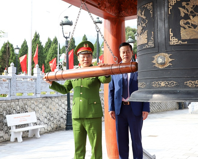 Thứ trưởng Nguyễn Văn Long viếng Anh hùng, Liệt sỹ tại huyện Vị Xuyên, tỉnh Hà Giang -0