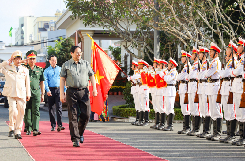 Thủ tướng Chính phủ Phạm Minh Chính thăm và chúc Tết lực lượng vũ trang TP Cần Thơ -0