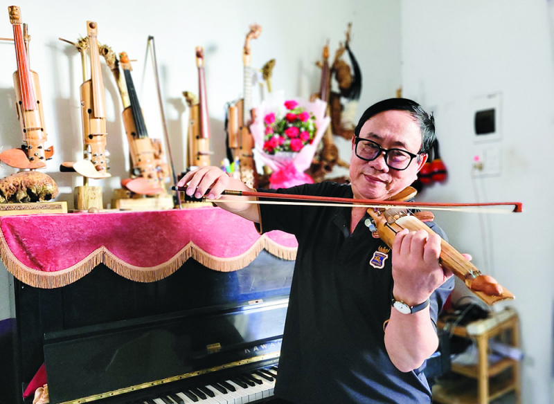 1 nguyen truong va violin tre.jpg -0