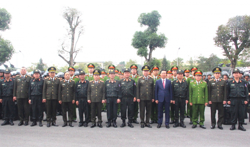 Cảnh sát cơ động đoàn kết, kỷ cương, chiến đấu ngoan cường, dũng cảm -0