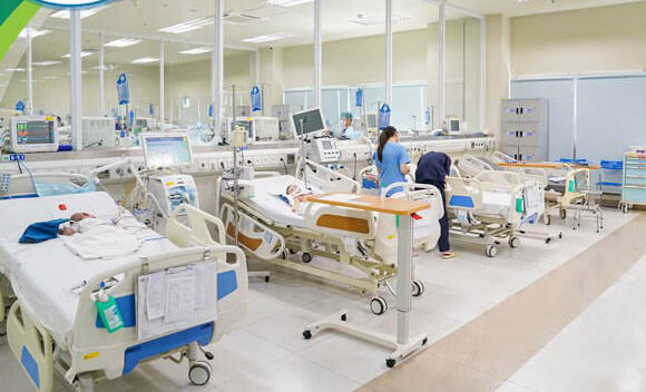 Bé trai tử vong vì biến chứng viêm phổi hoại tử do nhiễm tụ cầu -0