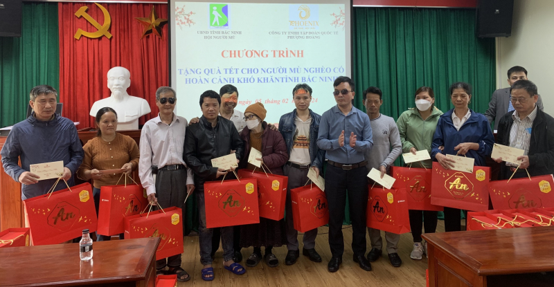 Tập đoàn Phượng Hoàng đồng hành cùng người khiếm thị Bắc Ninh -0