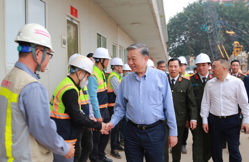 Bộ trưởng Tô Lâm thăm, chúc Tết sớm cán bộ, công nhân công trình Trụ sở Bộ Công an -2