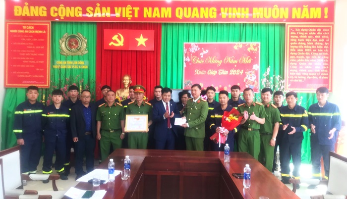 Khen thưởng tập thể, cá nhân kịp thời dập tắt hỏa hoạn ở Latulipe Đà Lạt -0