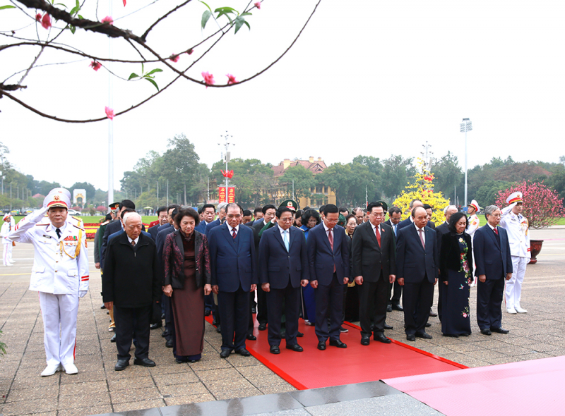 Lãnh đạo Đảng, Nhà nước và Bộ Công an vào Lăng viếng Chủ tịch Hồ Chí Minh -0