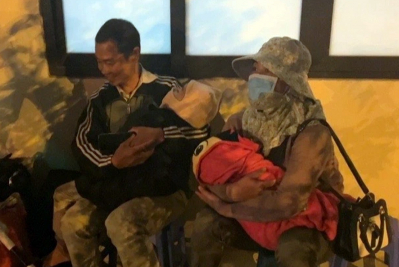 CSGT Hà Nội ứng trực 100% quân số, điều tiết giao thông cho người dân về quê đón Tết -0