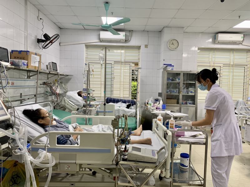 Bác sĩ Bệnh viện 19-8 xuyên Tết cấp cứu người bệnh -0