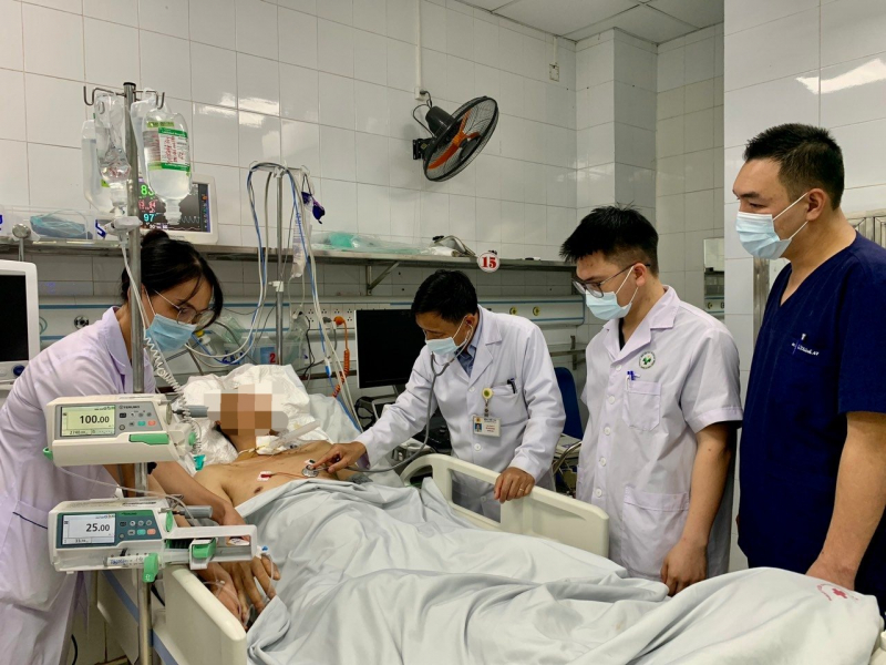 Bác sĩ Bệnh viện 19-8 xuyên Tết cấp cứu người bệnh -0