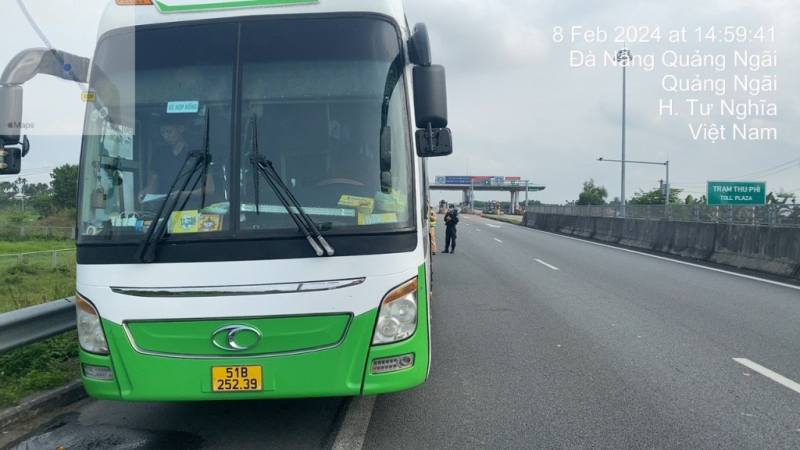 Đội Tuần tra kiểm soát giao thông đường bộ cao tốc số 5, Phòng 8, Cục CSGT hỗ trợ người dân về quê đón Tết -1