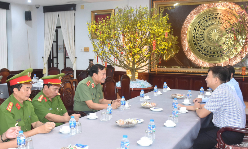  Chủ nhiệm Ủy ban Quốc phòng và An ninh của Quốc hội chúc Tết tại Bạc Liêu -0