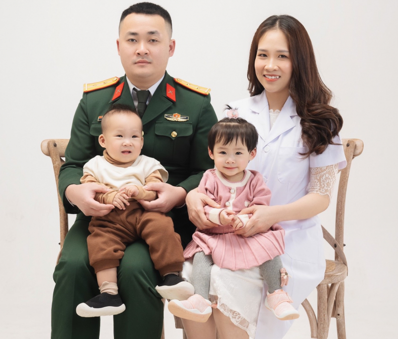 Mùa xuân hạnh phúc đầu tiên của những cặp vợ chồng hiếm muộn -0