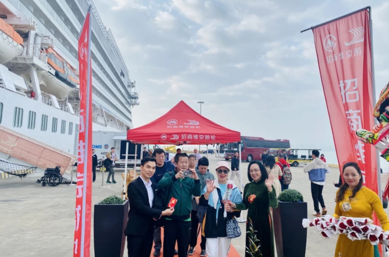 Quảng Ninh đón du thuyền quốc tế đầu tiên của năm mới Giáp Thìn -0