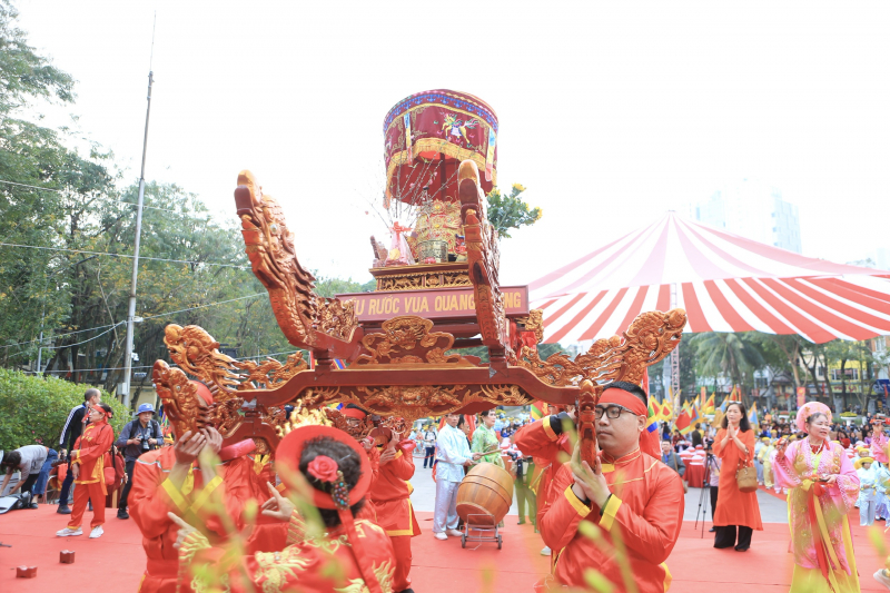 Tưng bừng khai hội Gò Đống Đa -0