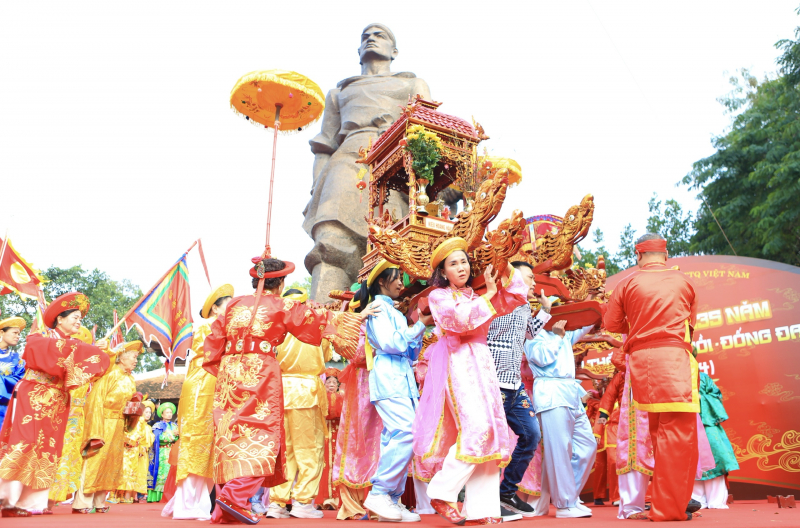 Tưng bừng khai hội Gò Đống Đa -0