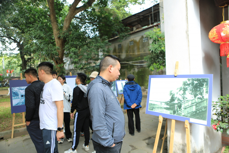 Hà Nội tập nập khách du xuân trong ngày cuối kỳ nghỉ Tết Giáp Thìn 2024 -0