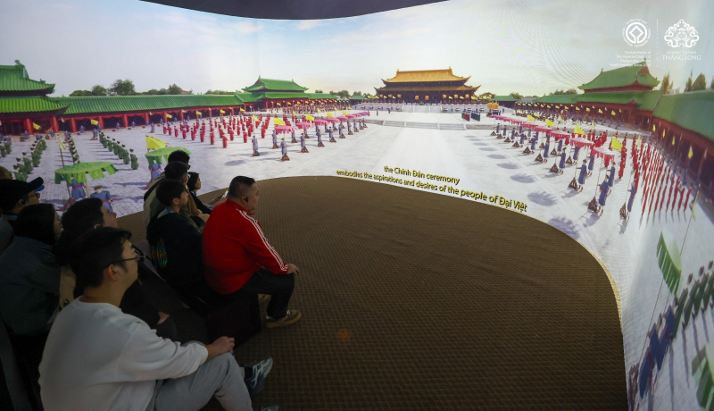 Hà Nội tập nập khách du xuân trong ngày cuối kỳ nghỉ Tết Giáp Thìn 2024 -0