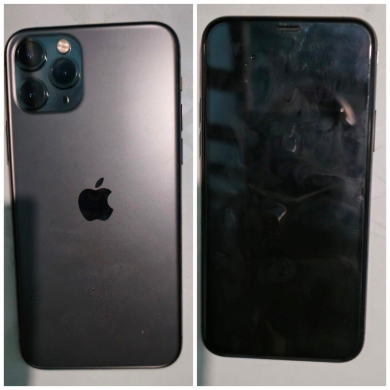 Trao trả chiếc điện thoại bị cướp giật cho du khách người nước ngoài -0