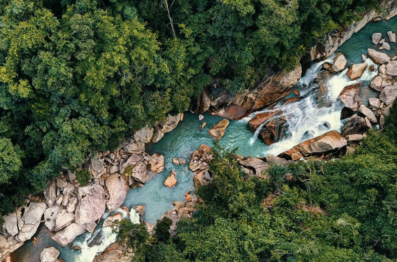 Gần 100 người tìm kiếm xuyên đêm vẫn chưa phát hiện du khách mất tích khi đi dã ngoại -0