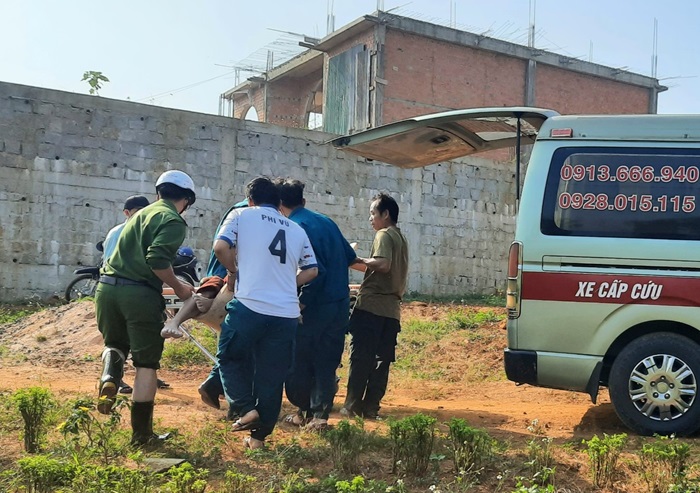 Phát hiện người đàn ông còn sống dưới suối sau 5 ngày mất tích -0