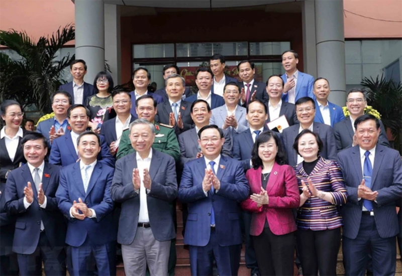 Chủ tịch Quốc hội: Nghiên cứu, đề xuất chế độ đãi ngộ phù hợp cho cán bộ y tế -0