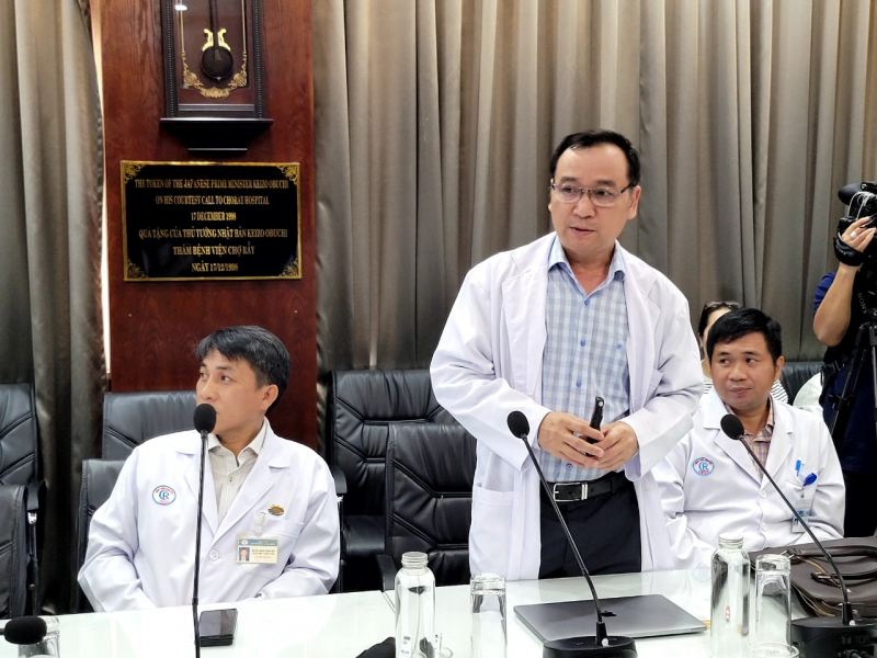 Nữ công nhân bị máy cuốn sợi quấn vào tóc kéo tróc toàn bộ da đầu  -0