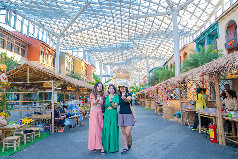 NovaWorld Phan Thiet thu hút gần 180.000 lượt khách chỉ trong 6 ngày Lễ hội Vibe Fest Tết Giáp Thìn 2024 -0