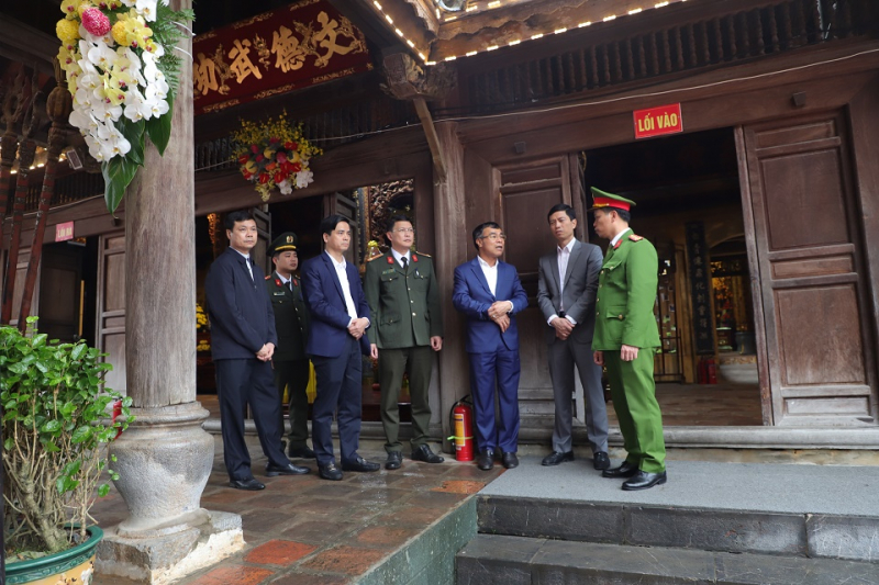 các đồng chí lãnh đạo huyện lý nhân kiểm tra công tác bảo đảm antt le phat luong.jpg -0