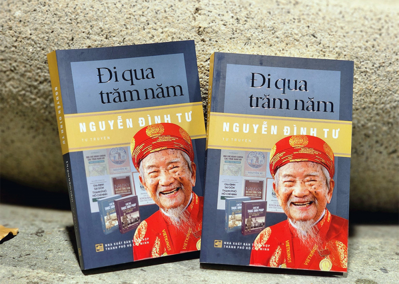 Ra mắt tự truyện 