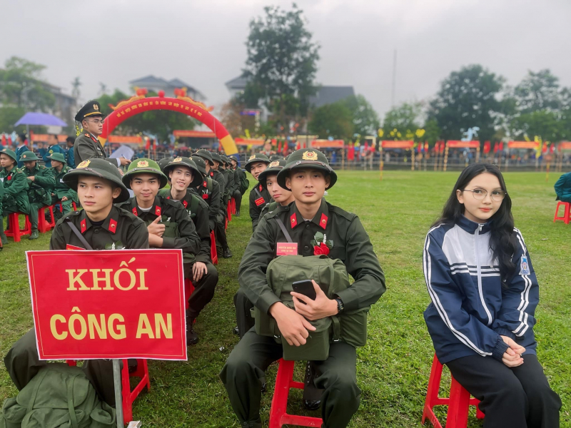 Các tân binh ở khắp các tỉnh, thành phố  lên đường nhập ngũ -1