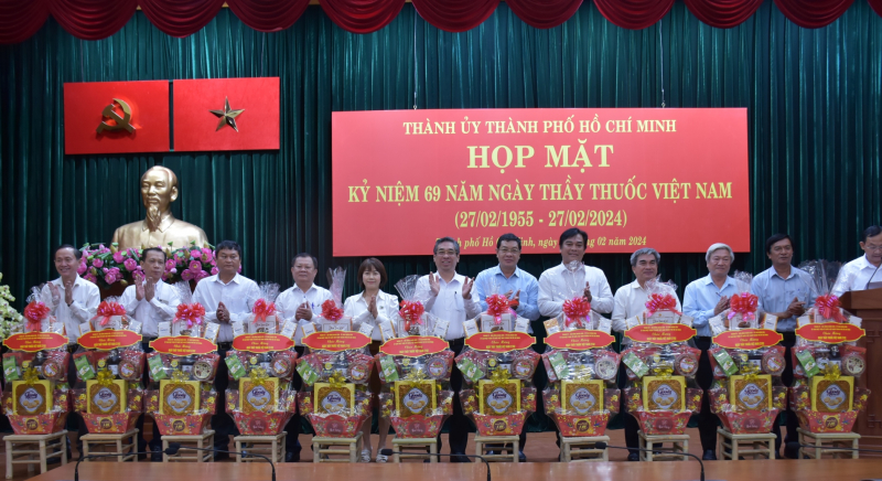 Thầy thuốc là nguồn nhân lực quý của TP Hồ Chí Minh -0