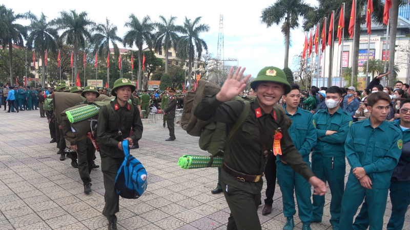 Tân binh nô nức lên đường tòng quân -0