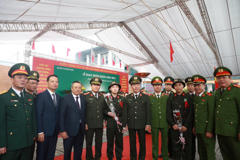 Vững tin lên đường nhập ngũ -0