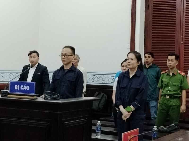 Phó giám đốc tham ô hàng trăm lượng vàng của công ty lãnh án chung thân -0