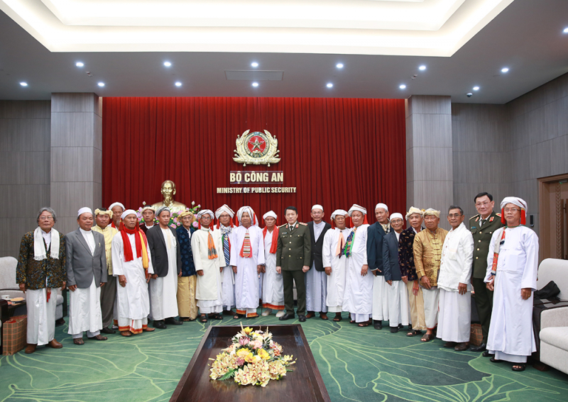 Tiếp tục tạo điều kiện cho các tôn giáo hoạt động tự do trong khuôn khổ pháp luật -0