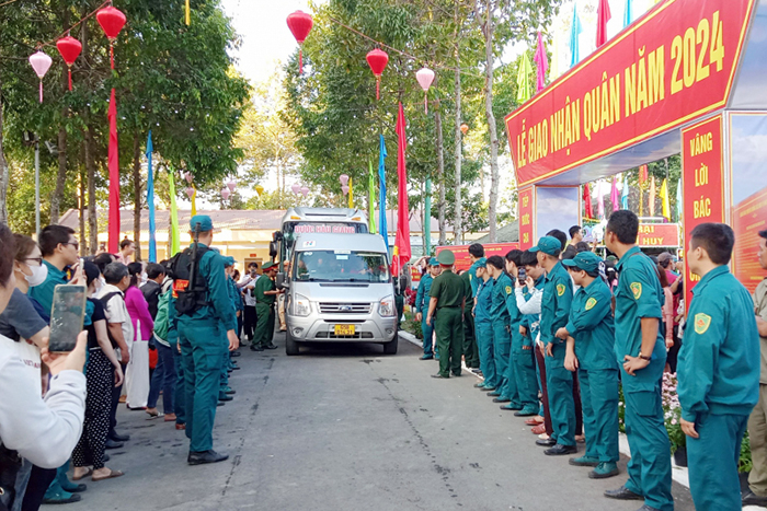 Tưng bừng Ngày hội giao nhận quân năm 2024 -0