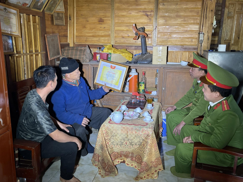 Người Mông ơn Đảng ấm no bản làng (bài cuối) -0