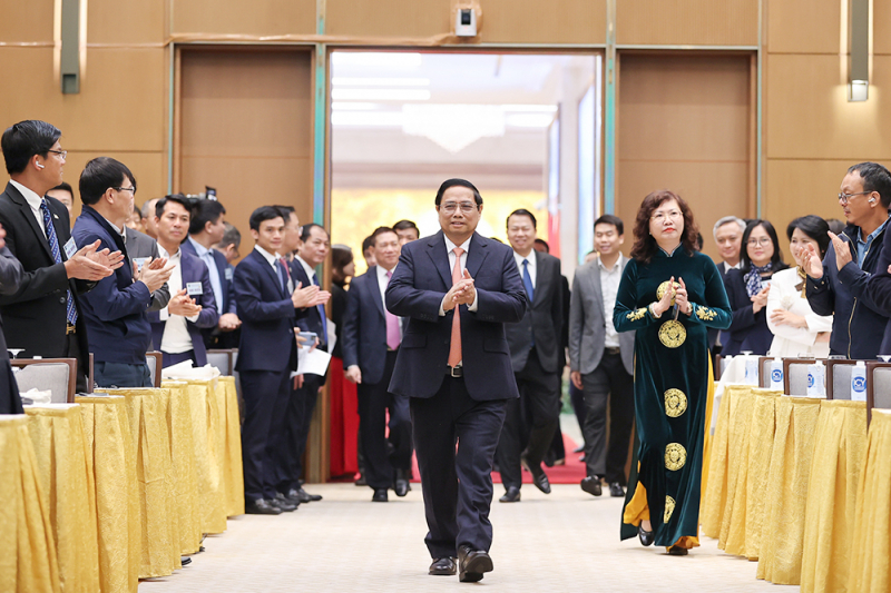 Thủ tướng: Sớm nâng hạng thị trường chứng khoán Việt Nam lên thị trường mới nổi -0