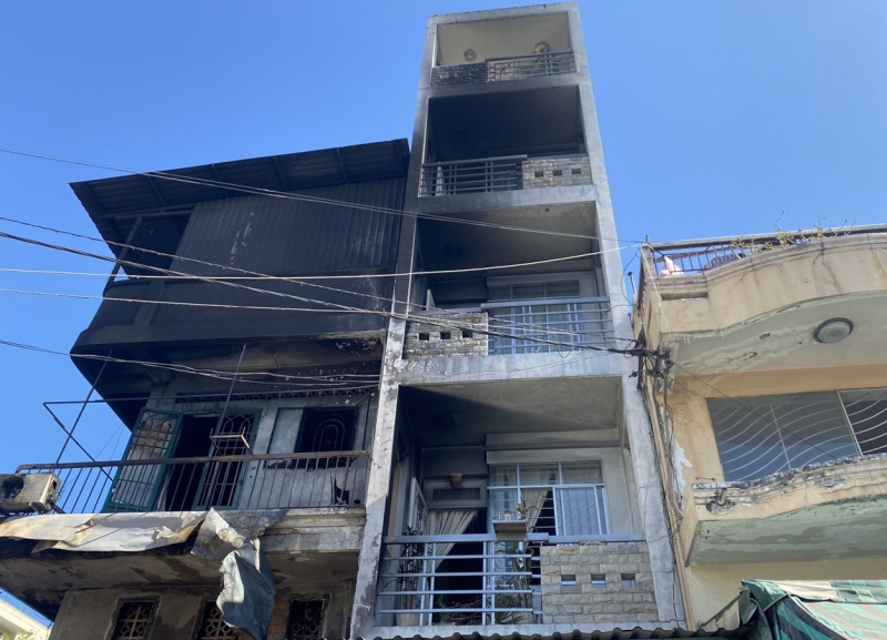 2 vụ cháy trong đêm, một người phụ nữ lớn tuổi bị ngạt khói -0