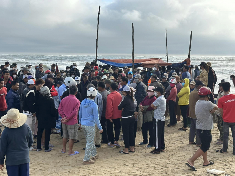 Tìm thấy thi thể người đi câu cá sau 3 ngày mất tích trên biển -0