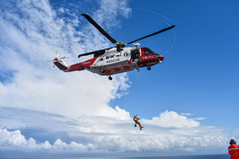 Trực thăng chở 6 người rơi trên biển Na Uy -0