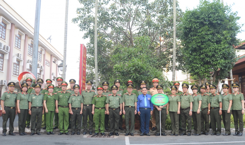 Công an TP Cần Thơ ra quân Tháng Thanh niên và Tết trồng cây năm 2024 -0