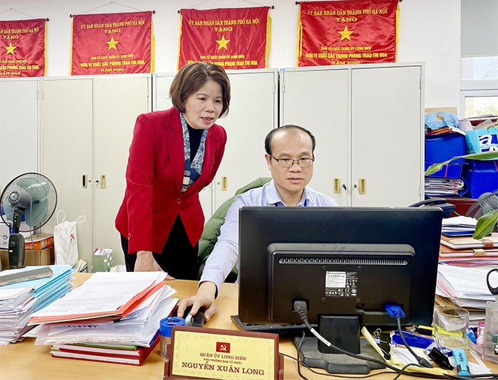 Bài 1: “Sổ tay đảng viên” - Từ bản giấy đến “bản mềm” -0