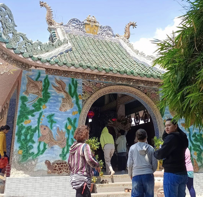 “Trái đắng” xem bói đầu năm -0