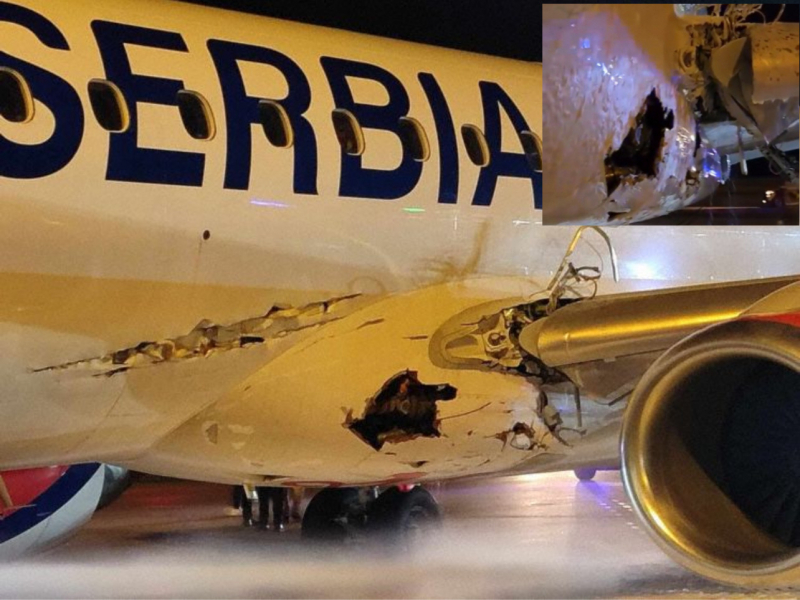 Máy bay “thủng” -0