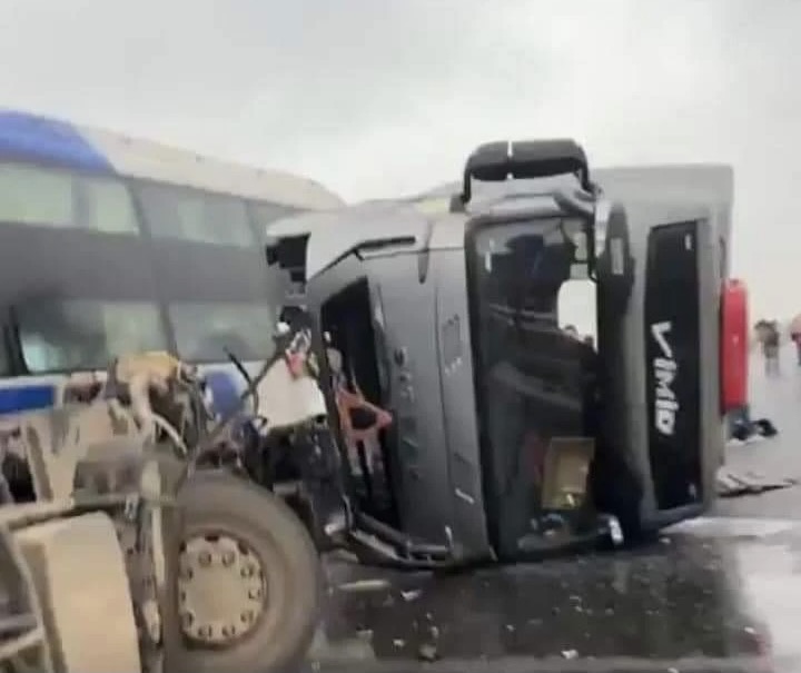 Tai nạn giao thông liên hoàn trên cao tốc Bắc-Nam -0